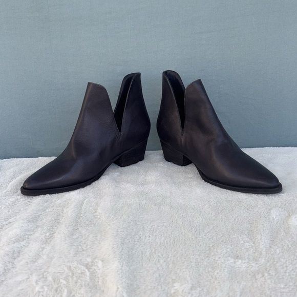 EUC Free People Black Chelsea Ankle Boots with Pointed Toe EU 36 Leather Western - Picture 2 of 10